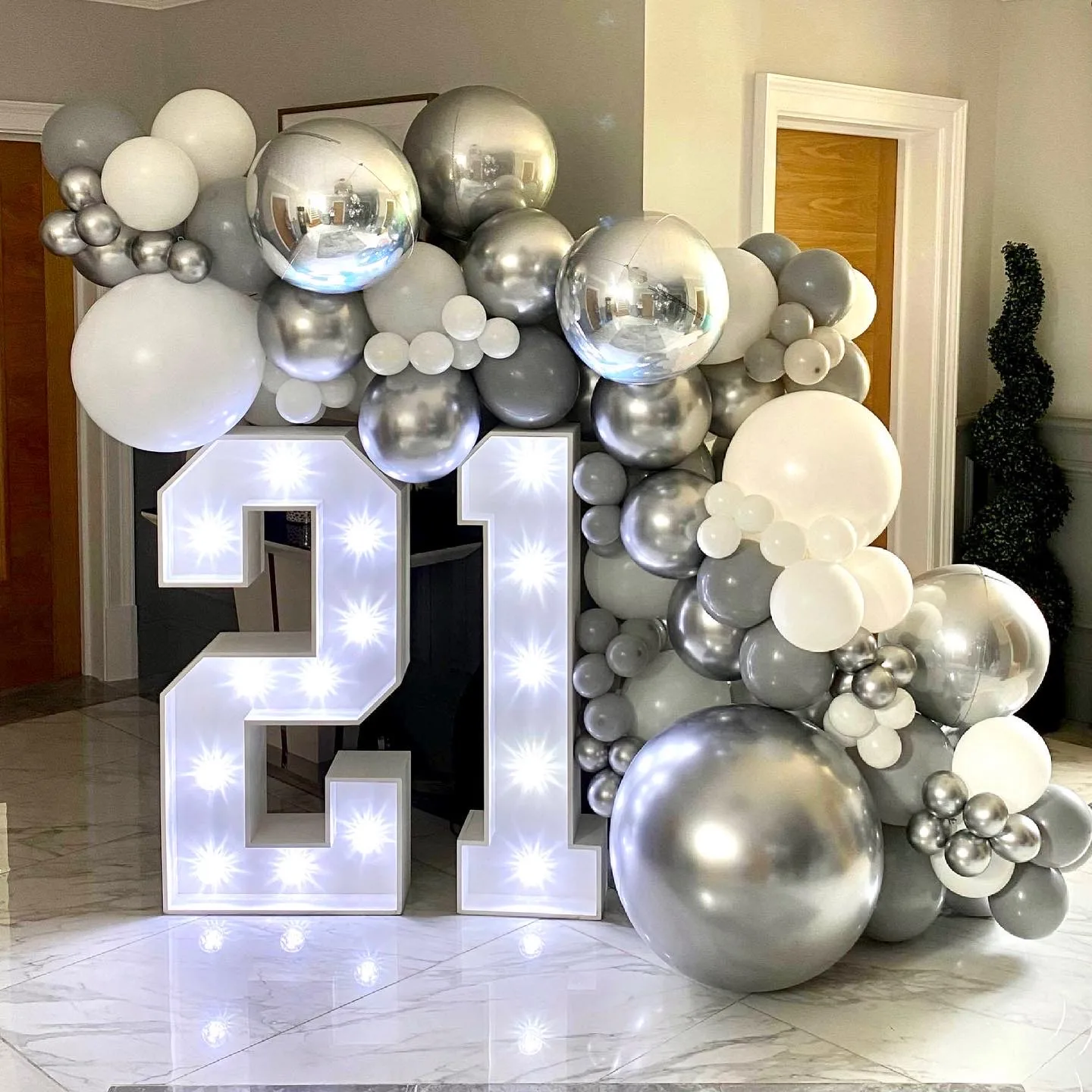 Light up numbers with balloon garlands from Leeds Balloon Company
